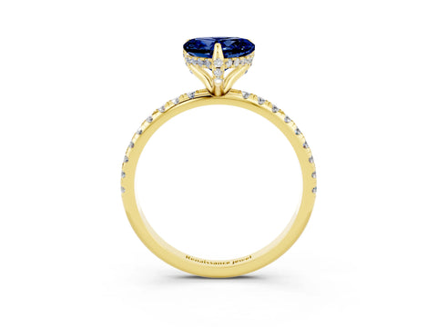 Yellow gold Heart Cut Diamond Solitaire Ring with Four-Prong Setting and Pavé Band_3