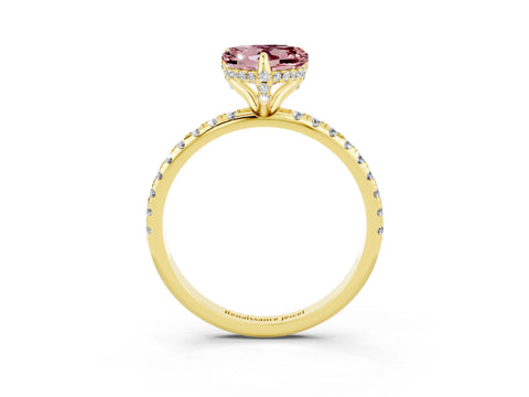 Yellow gold Heart Cut Diamond Solitaire Ring with Four-Prong Setting and Pavé Band_3
