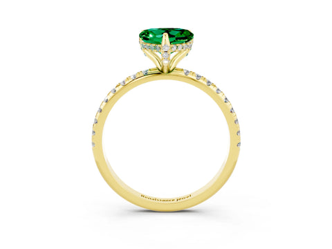 Yellow gold Heart Cut Diamond Solitaire Ring with Four-Prong Setting and Pavé Band_3