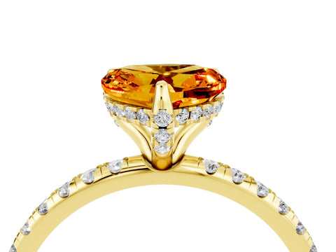 Yellow gold Heart Cut Diamond Solitaire Ring with Four-Prong Setting and Pavé Band_4