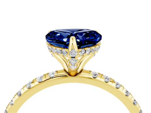 Yellow gold Heart Cut Diamond Solitaire Ring with Four-Prong Setting and Pavé Band_4