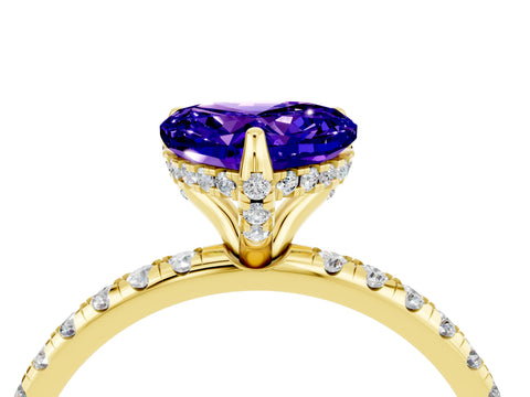 Yellow gold Heart Cut Diamond Solitaire Ring with Four-Prong Setting and Pavé Band_4
