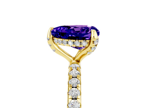 Yellow gold Heart Cut Diamond Solitaire Ring with Four-Prong Setting and Pavé Band_5