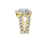 Yellow gold Heart Cut Diamond Split Shank Pavé Engagement Ring with Four-Prong Setting_101