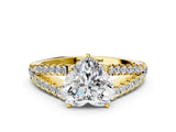 Yellow gold Heart Cut Diamond Split Shank Pavé Engagement Ring with Four-Prong Setting_106
