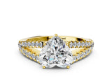 Yellow gold Heart Cut Diamond Split Shank Pavé Engagement Ring with Four-Prong Setting_118