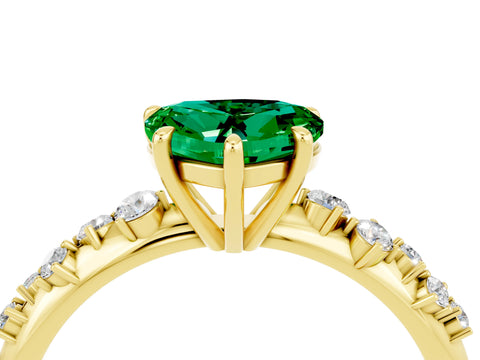 Yellow gold Heart Cut Emerald Cluster Side Stone Solitaire Ring with Prong Setting_28