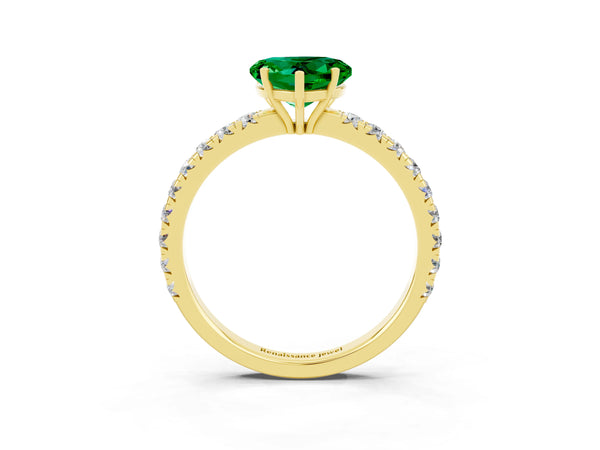 Yellow gold Heart Cut Emerald Pavé Solitaire Engagement Ring with Four-Prong Setting