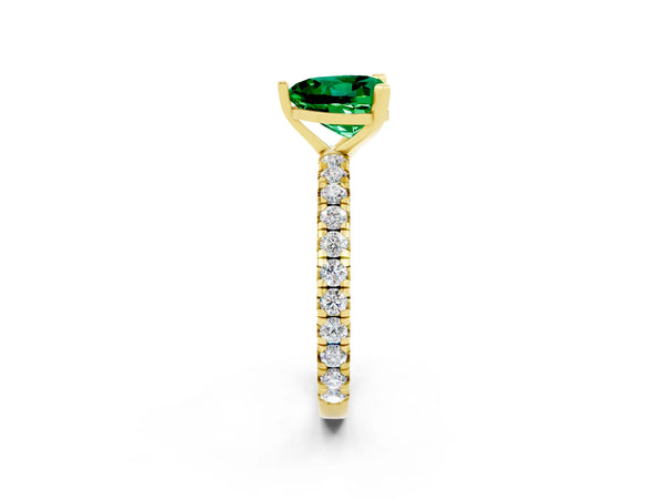 Yellow gold Heart Cut Emerald Pavé Solitaire Ring with Round Band and Prong Setting