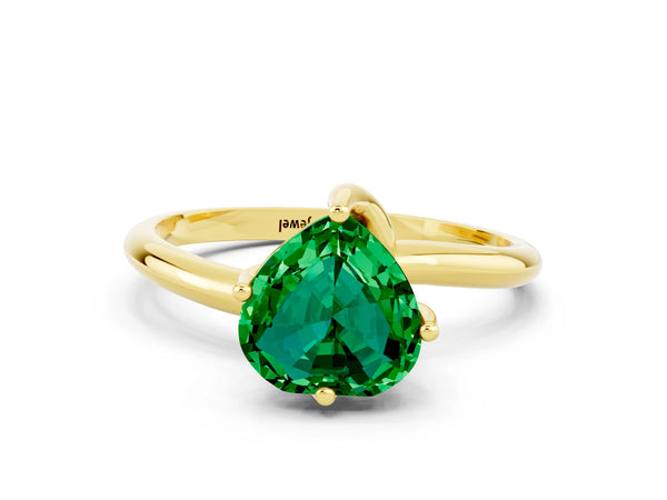 Yellow gold Heart Cut Emerald Solitaire Engagement Ring with Four-Prong Setting and Classic Band