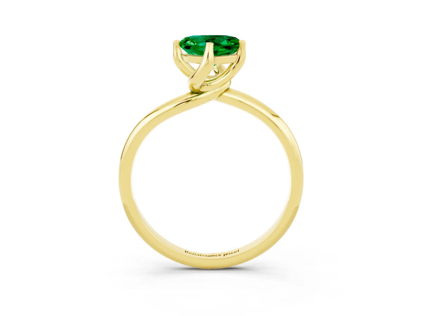 Yellow gold Heart Cut Emerald Solitaire Engagement Ring with Four-Prong Setting and Classic Band