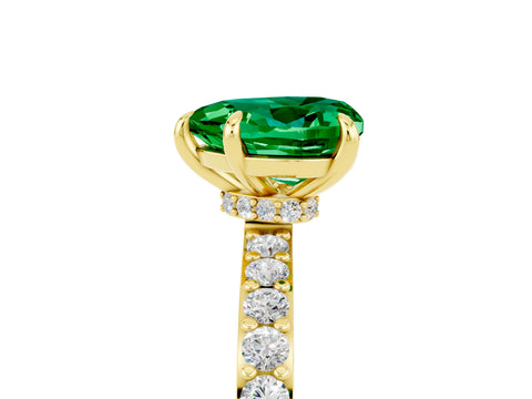 Yellow gold Heart Cut Emerald Solitaire Engagement Ring with Pavé Band and Four-Prong Setting_5