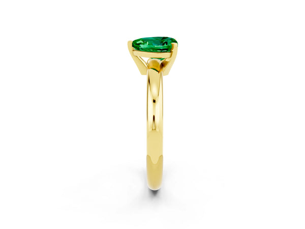 Yellow gold Heart Cut Emerald Solitaire Engagement Ring with Round Band and Four-Prong Setting
