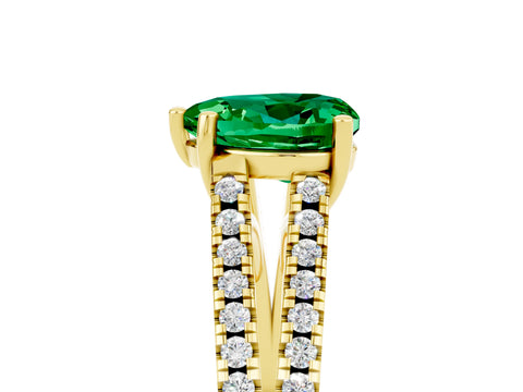 Yellow gold Heart Cut Emerald Solitaire Engagement Ring with Split Shank Pavé Band_5