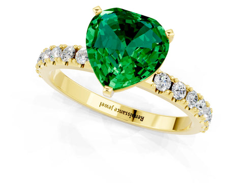Yellow gold Heart Cut Emerald Solitaire Pavé Band with Four-Prong Setting_1