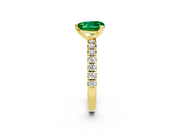 Yellow gold Heart Cut Emerald Solitaire Pavé Engagement Ring with Round Band and Prong Setting