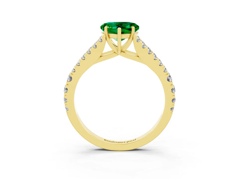 Yellow gold Heart Cut Emerald Split Shank Pavé Engagement Ring with Four-Prong Setting_15