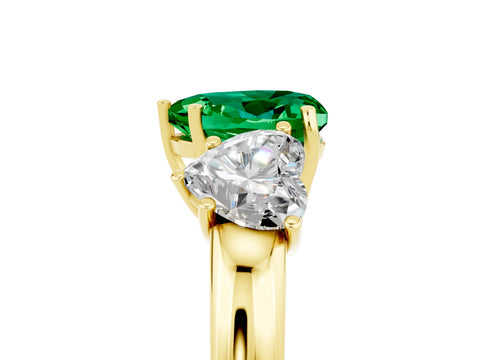 Yellow gold Heart Cut Emerald Three-Stone Ring with Four-Prong Setting and Classic Band_5