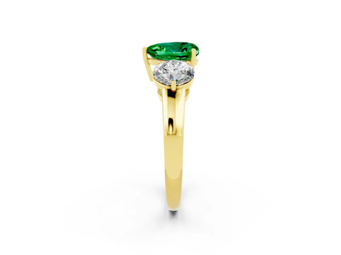 Yellow gold Heart Cut Emerald Three-Stone Ring with Prong Setting and Classic Band_2