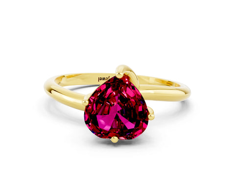 Yellow gold Heart Cut Garnet Solitaire Engagement Ring with Four-Prong Setting and Classic Band_12