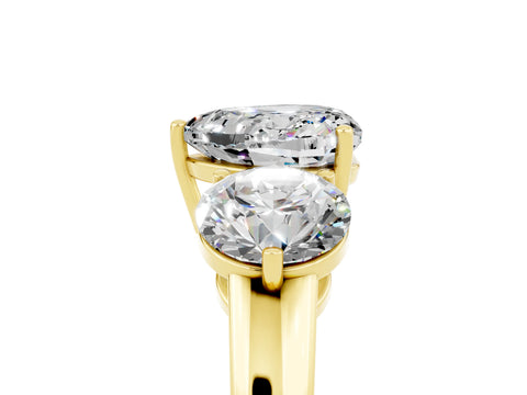 Yellow gold Heart Cut Moissanite Three-Stone Ring with Prong Setting and Classic Band_5