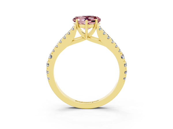 Yellow gold Heart Cut Morganite Split Shank Pavé Engagement Ring with Four-Prong Setting