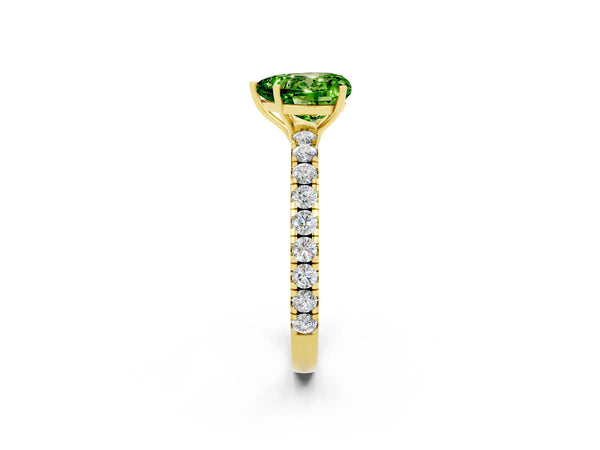 Yellow gold Heart Cut Peridot Pavé Solitaire Engagement Ring with Four-Prong Setting