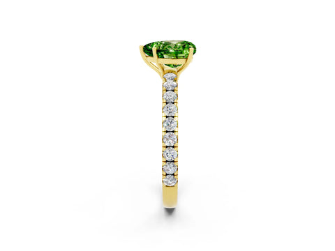 Yellow gold Heart Cut Peridot Pavé Solitaire Engagement Ring with Four-Prong Setting_14