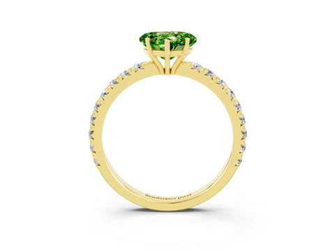 Yellow gold Heart Cut Peridot Pavé Solitaire Engagement Ring with Four-Prong Setting_15