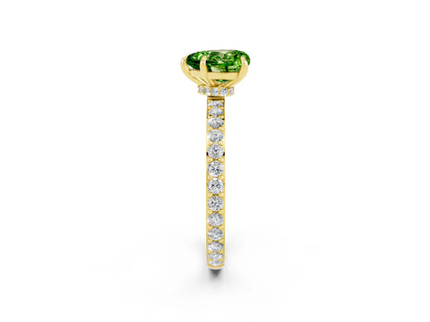 Yellow gold Heart Cut Peridot Solitaire Engagement Ring with Pavé Band and Four-Prong Setting_2