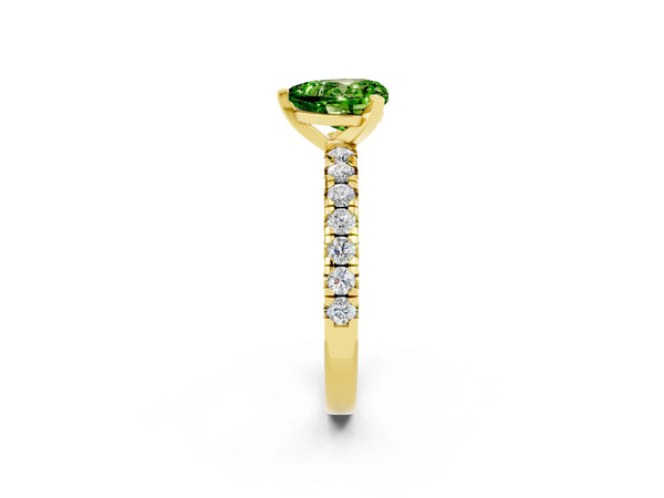 Yellow gold Heart Cut Peridot Solitaire Pavé Engagement Ring with Round Band and Prong Setting