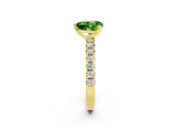 Yellow gold Heart Cut Peridot Solitaire Pavé Engagement Ring with Round Band and Prong Setting_68