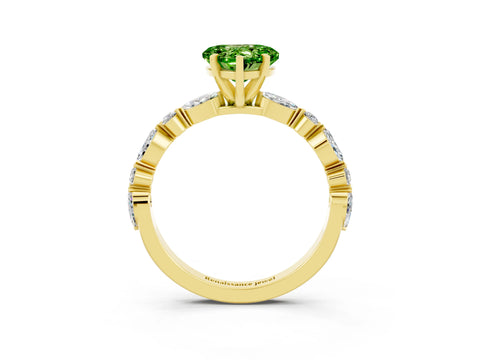 Yellow gold Heart Cut Peridot Solitaire with Side Stones on a Pavé Band and Four-Prong Setting_3