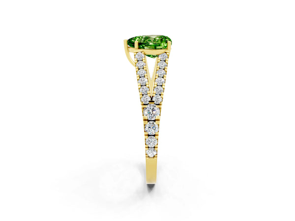 Yellow gold Heart Cut Peridot Split Shank Pavé Engagement Ring with Four-Prong Setting