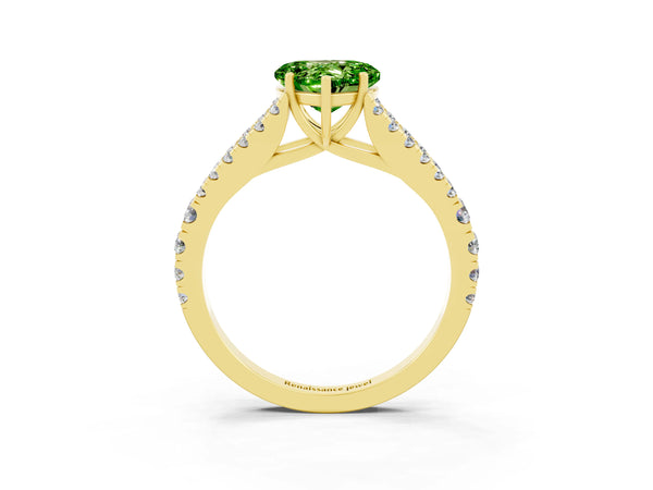 Yellow gold Heart Cut Peridot Split Shank Pavé Engagement Ring with Four-Prong Setting