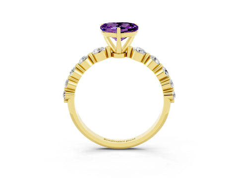 Yellow gold Heart Cut Solitaire Amethyst Ring with Pave Band and Four-Prong Setting_3