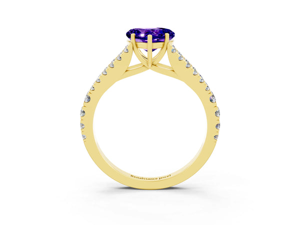 Yellow gold Heart Cut Tanzanite Split Shank Pavé Engagement Ring with Four-Prong Setting