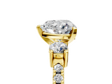 Yellow gold Heart Cut Three-Stone Diamond Pavé Band with Prong Setting_28
