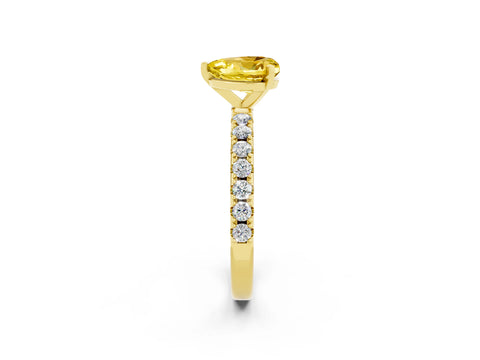 Yellow gold Heart Cut Yellow Sapphire Solitaire Pavé Band with Four-Prong Setting_26