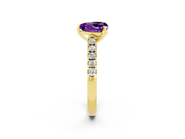 Yellow gold Heart Cut Amethyst Pavé Band Solitaire Ring with Prong Setting