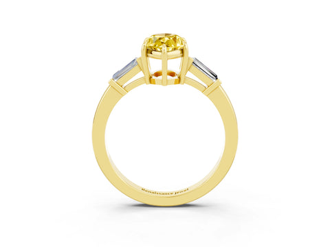 Yellow gold Marquise Cut Cut Diamond Ring with Tapered Baguette Side Stones in Four-Prong Setting_3
