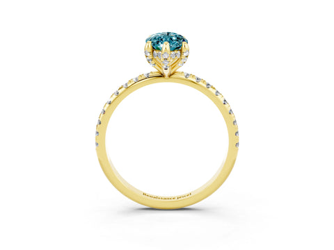 Yellow gold Marquise Cut Diamond Solitaire Ring with Four-Prong Setting and Pavé Band_3