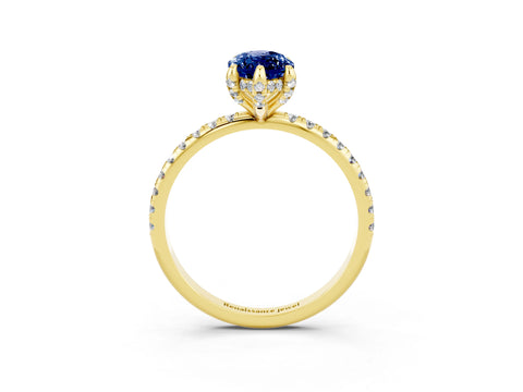 Yellow gold Marquise Cut Diamond Solitaire Ring with Four-Prong Setting and Pavé Band_3
