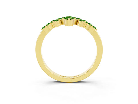 Yellow gold Marquise and Round Peridot Chevron Band with Prong Setting_9