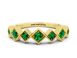 Yellow gold Milgrain Square Bezel Round Emerald Chevron Band_6