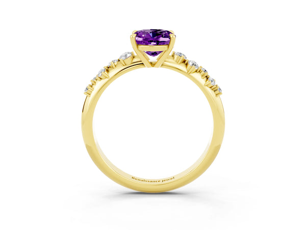 Yellow gold Oval Cut Amethyst Cluster Side Stone Solitaire Ring with Prong Setting