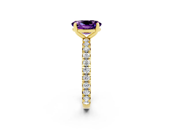 Yellow gold Oval Cut Amethyst Pavé Solitaire Ring with Round Band and Prong Setting