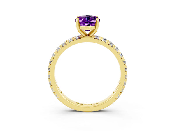 Yellow gold Oval Cut Amethyst Pavé Solitaire Ring with Round Band and Prong Setting