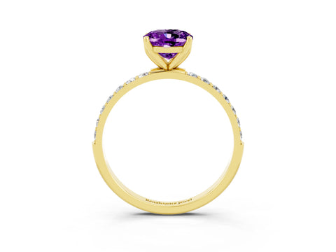 Yellow gold Oval Cut Amethyst Solitaire Engagement Ring with Pavé Band and Prong Setting_3