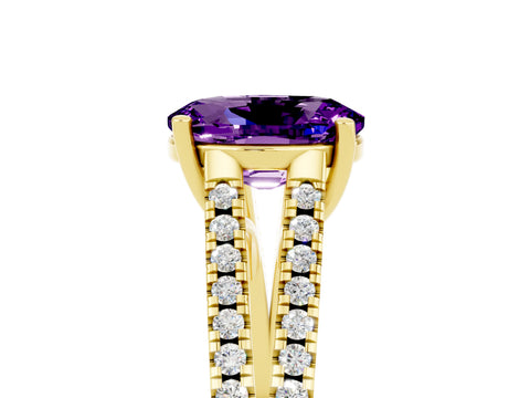Yellow gold Oval Cut Amethyst Solitaire Engagement Ring with Split Shank Pavé Band_5